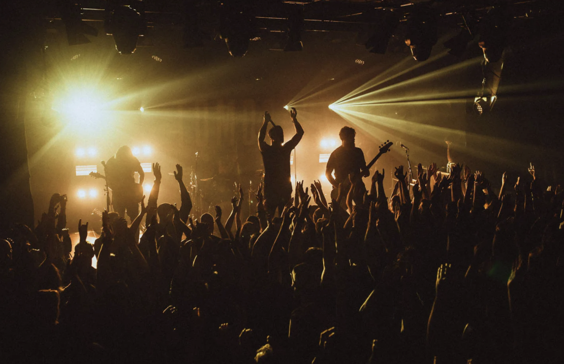 image for link to LIVE SHOWS & TICKETS