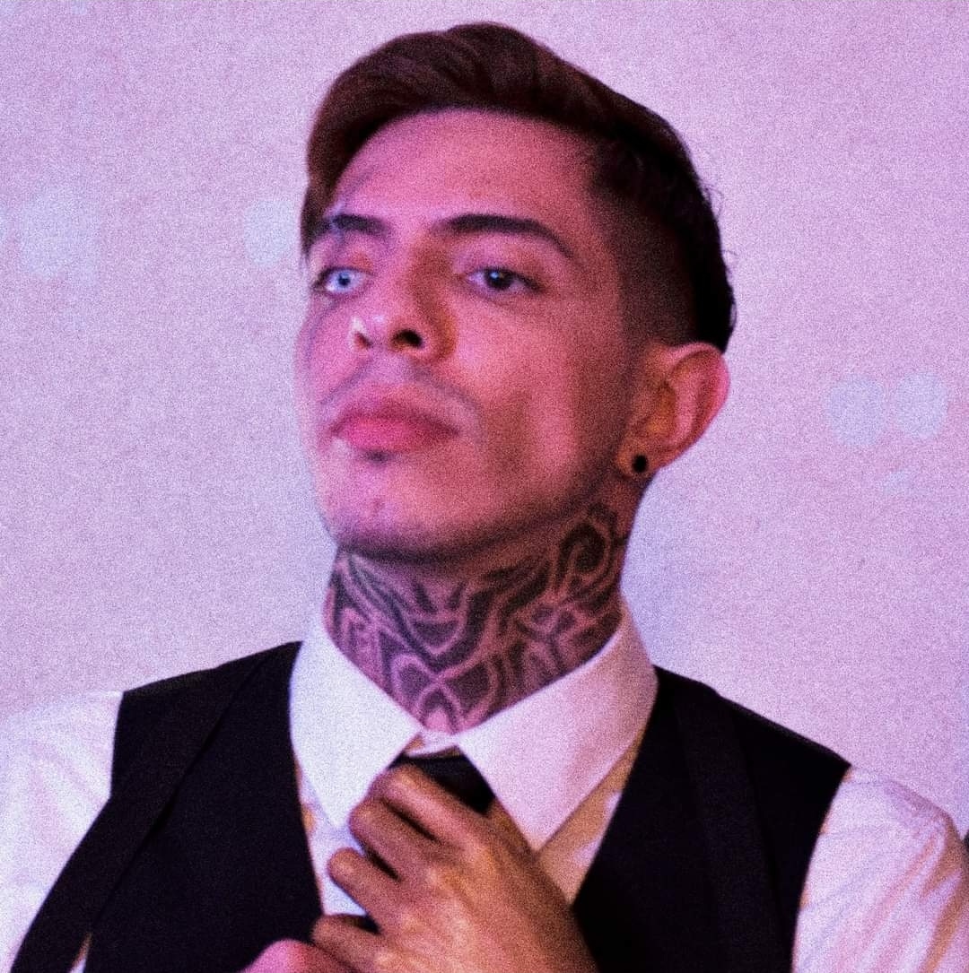 Profile photo for @eltiohit