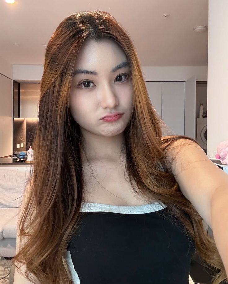 Profile photo for @sarahhardianti