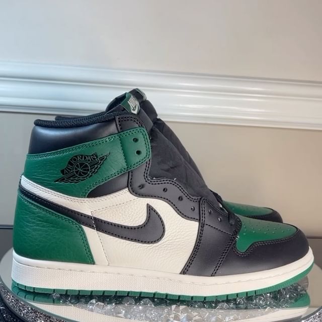 Instagram post: Jordan 1 Pine Green - W2C: @stockxshoes_xx2 | Mention “Enzo” for a discount 🍀