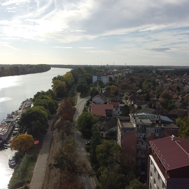 Instagram post: Vasárnapi madárlátta Zenta! #drónfotók #Zenta #ilovezenta (Továbbra is keresünk a csapatunkba: drónpilótát, operatőrt és vágót, social me...