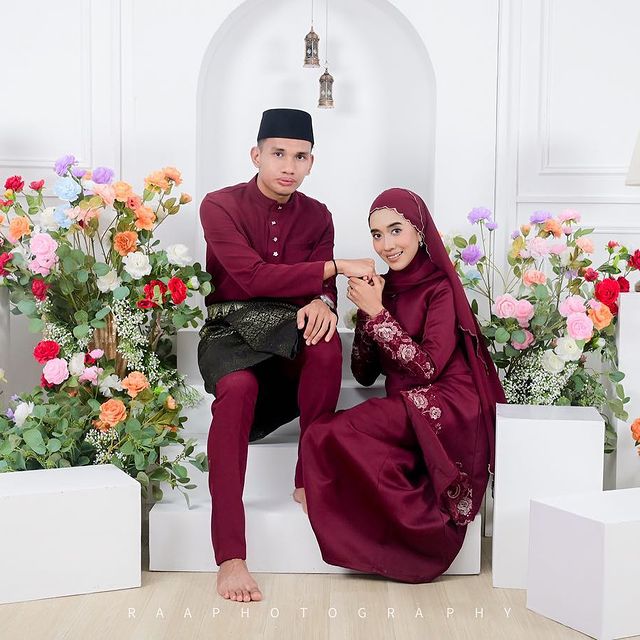 Instagram post: 1 Syawal 1444 | 22 April 2023 Minal 'aidil wal-faizin 🌙✨ Alhamdulillah our first raya together 💖 #teamrayaselangor #teamrayajohor P/s: ...
