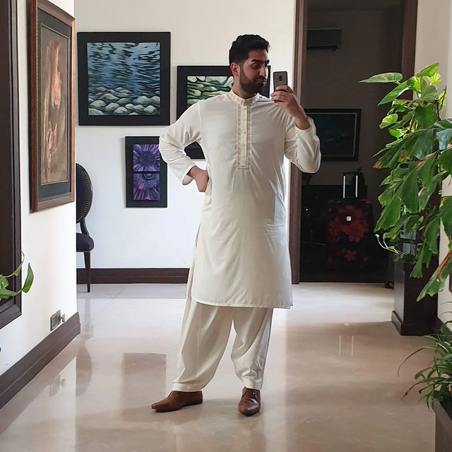 Instagram post: Missing KHI 🇵🇰 so much! #Karachi #DesiBoy #Pakistan