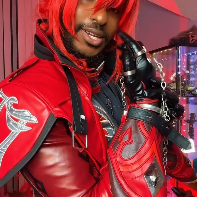 Instagram post: BARK LIKE YOU WANT IT!!!! Be honest who got caught in my chains ⛓️😉 • • • • • #blackcosplay #blackcosplayer #cosplay #cosplayer #cosplay...