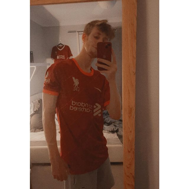Instagram post: 🤙😄