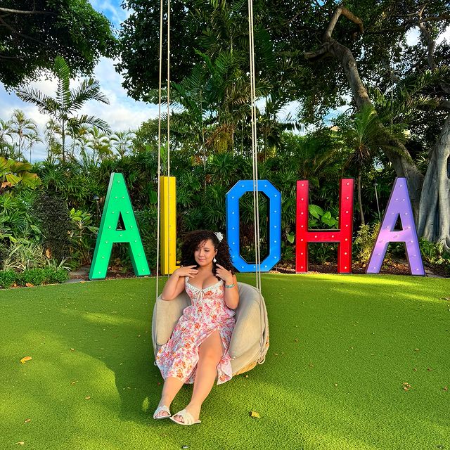Instagram post: 🌺